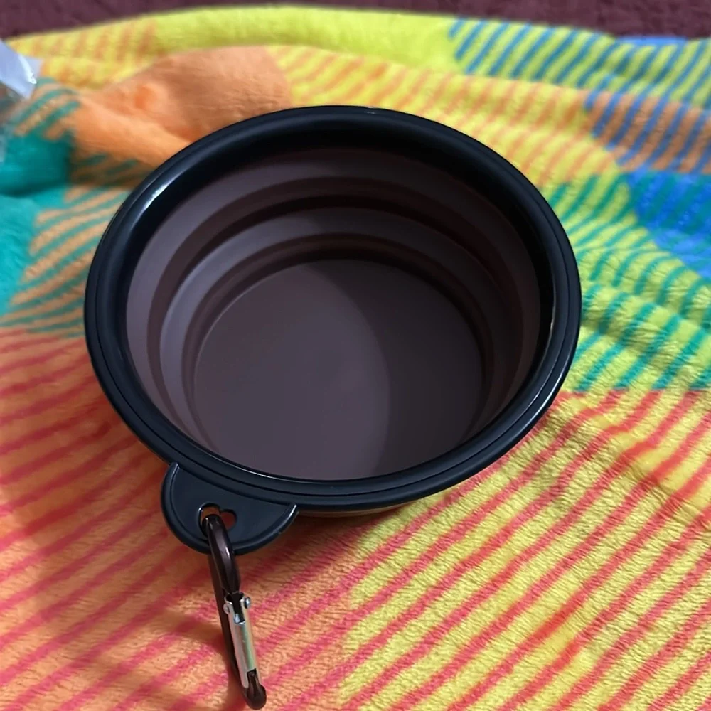 Clip On Collapsible Travel Water Bowl